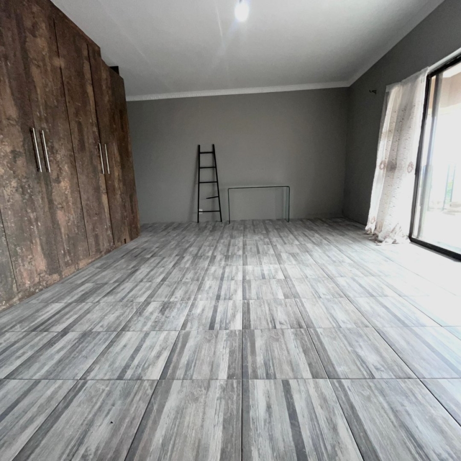 4 Bedroom Property for Sale in Despatch Central Eastern Cape